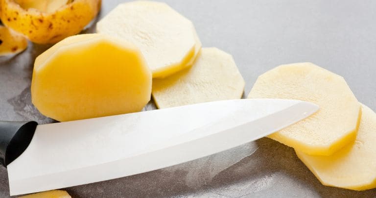 Ceramic knife for cutting patato